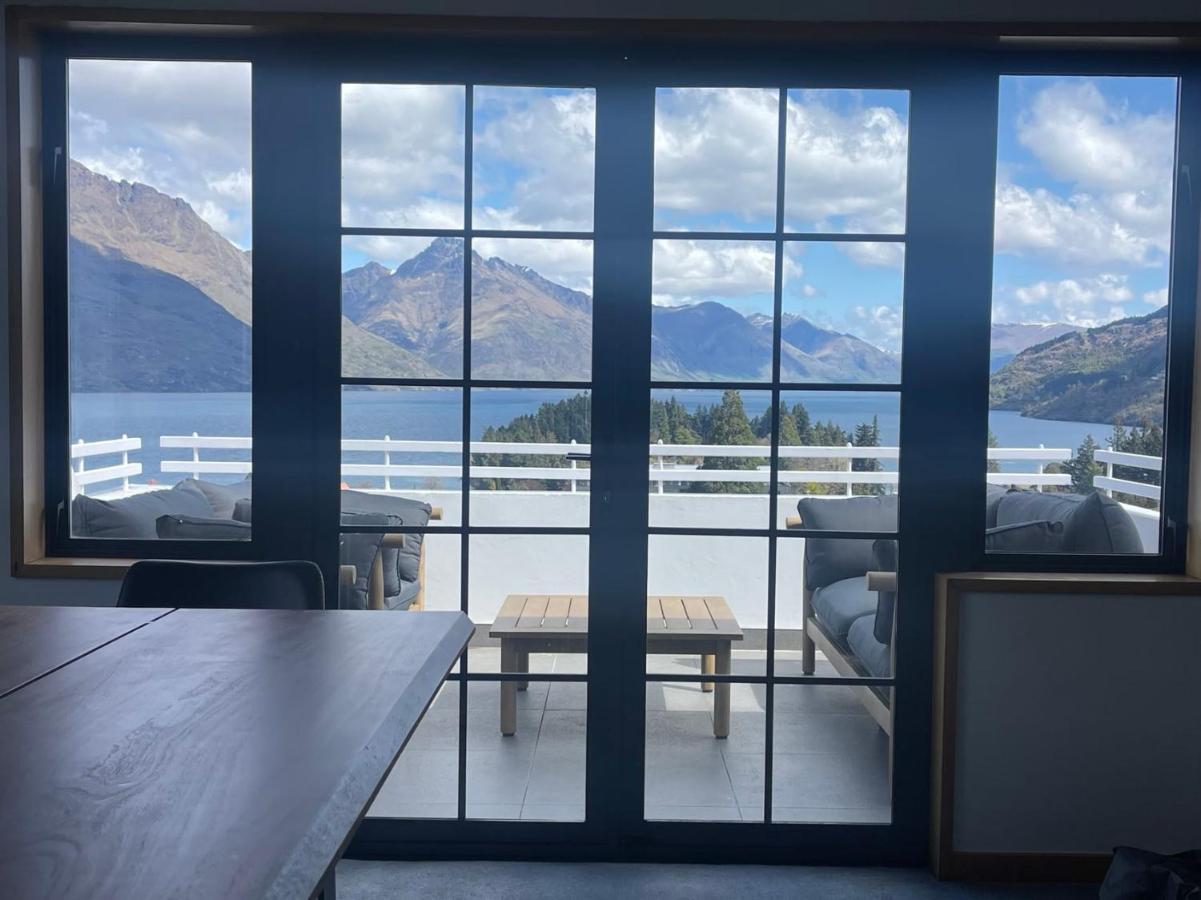 Panoramic Views - 10 Minutes Walk To Town Villa Куийнстаун Екстериор снимка