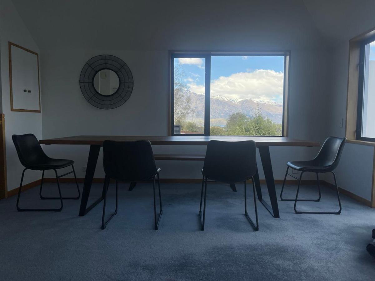 Panoramic Views - 10 Minutes Walk To Town Villa Куийнстаун Екстериор снимка
